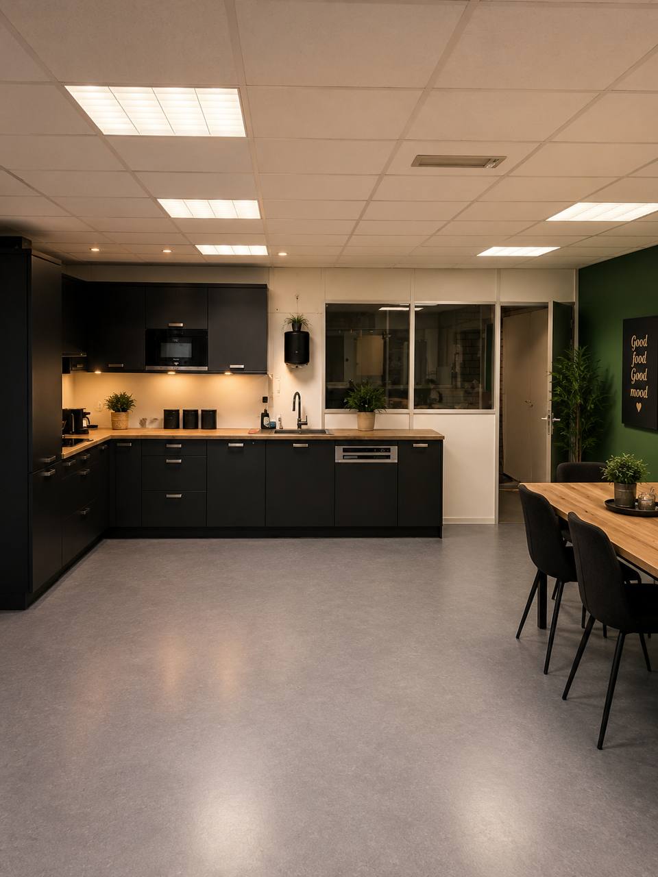 Kantine en overlegruimte van Cargo Donkey in Hoofddorp.